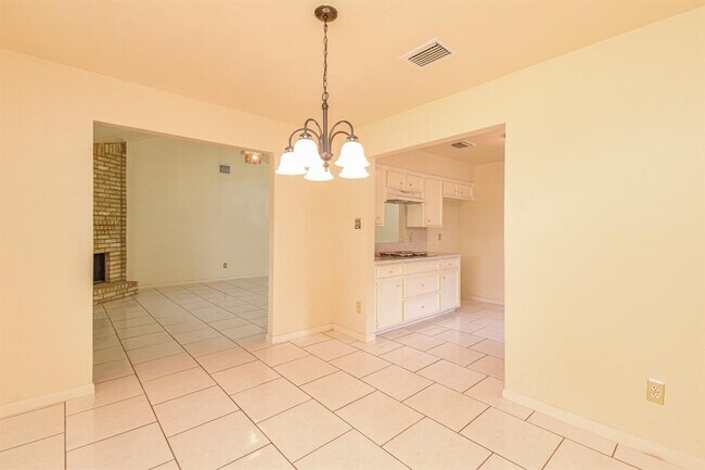 Building Photo - 3803 Lochmire Ln