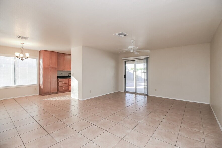 Building Photo - 4614 W Orchid Ln