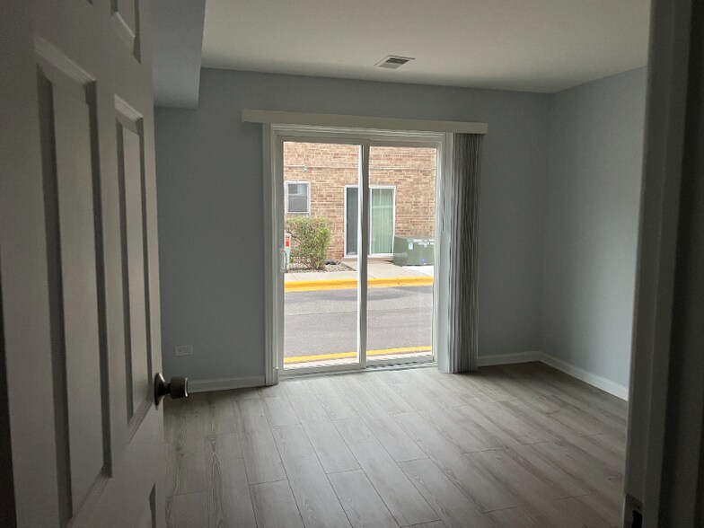 Building Photo - 9442 Bay Colony Dr