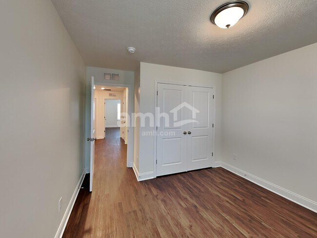 Building Photo - 8095 Hula Popper St