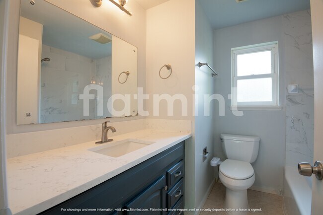 Building Photo - 7037 NE 137th St