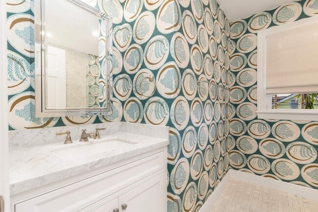 Building Photo - 357 Seabreeze Ave