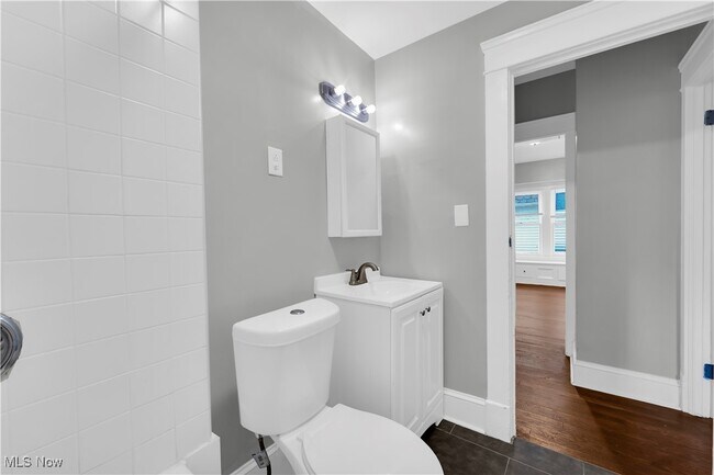 Building Photo - 1239 W 115th St