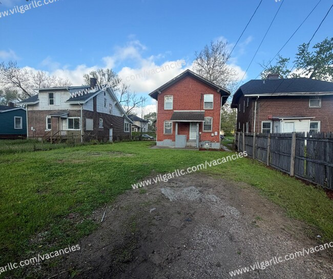 Building Photo - FOR SALE - 3 bedrooms • 1 bathroom