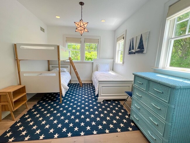 Building Photo - 118 Water Mill Towd Rd