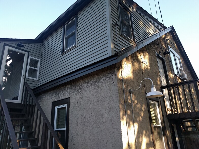 Building Photo - 1315 29th Ave NE