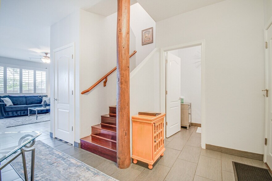 Building Photo - 13847 N Hamilton Dr