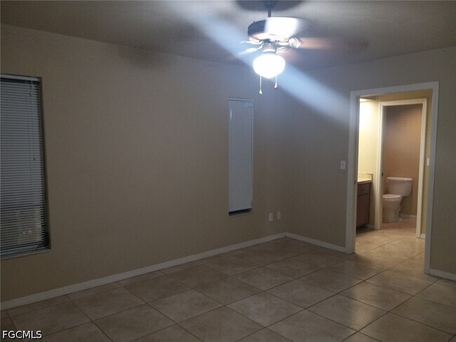 Building Photo - 1106 SE 21st Ln