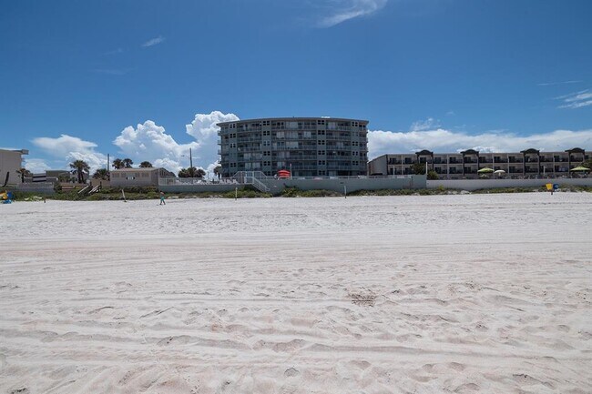 Building Photo - 800 N Atlantic Ave