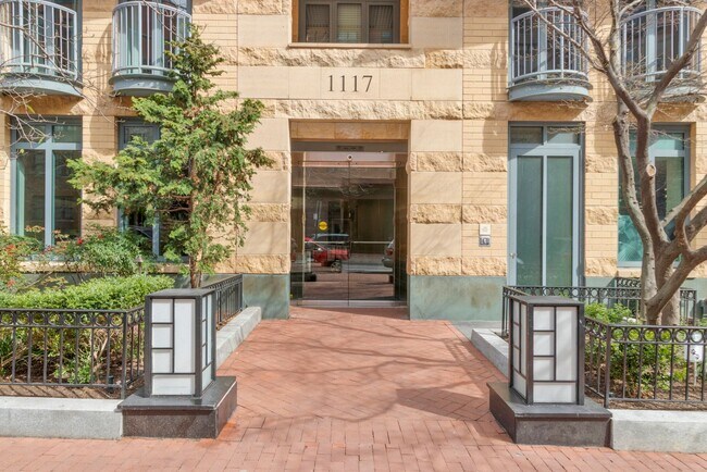 Building Photo - 1117 10th St NW