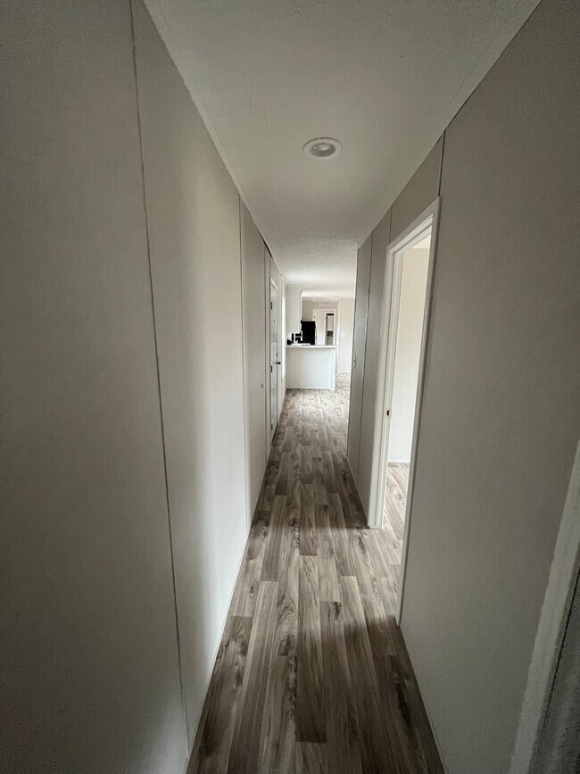 Building Photo - 205 Mountain Village Cir