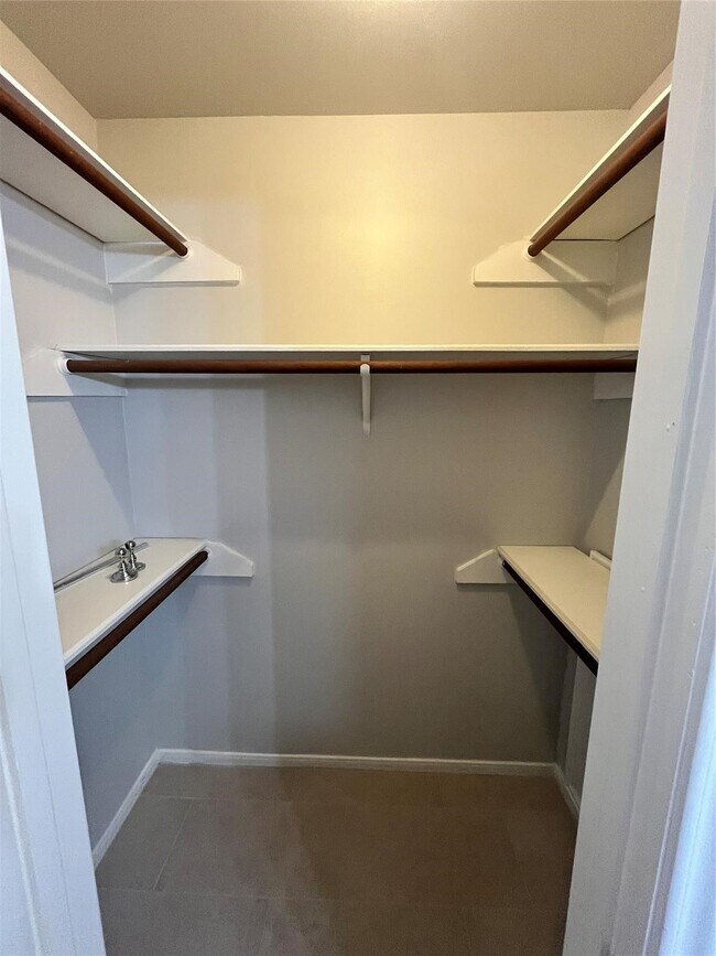 Building Photo - 6218 Woodland Forest Dr