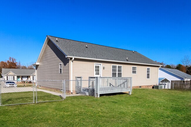 Building Photo - 12 Buck Forest Ln