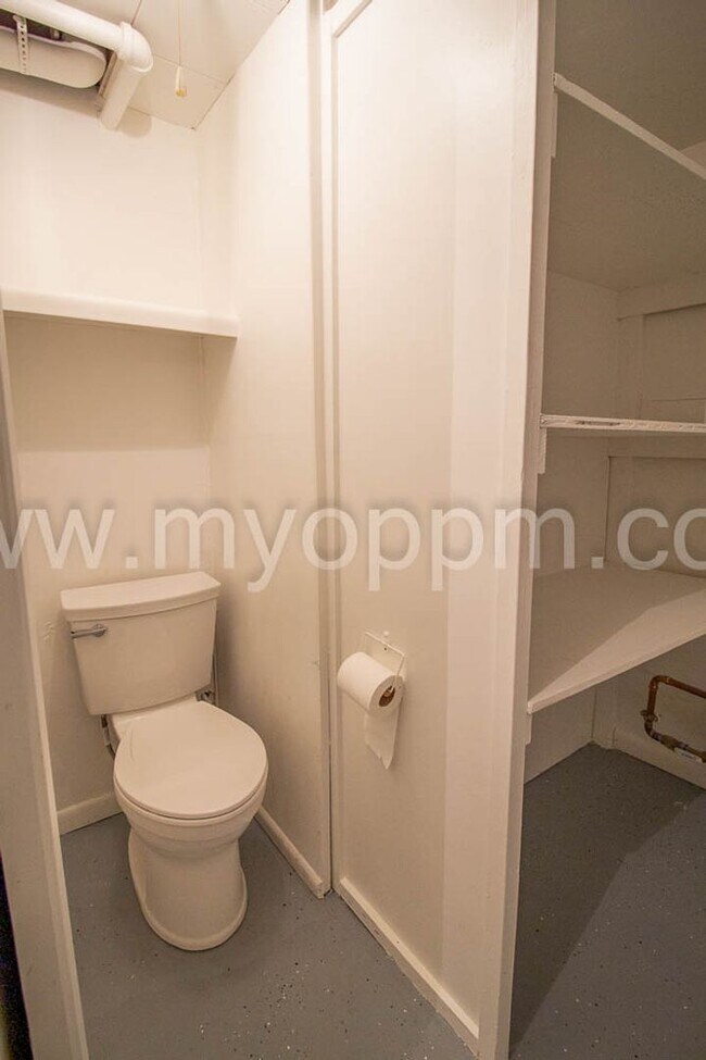 Building Photo - 4 bedroom house with new appliances | 132n...