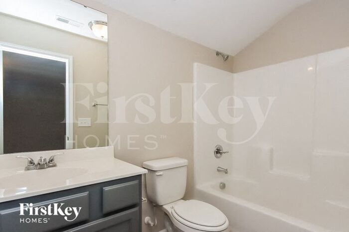 Building Photo - 7779 Creek Park Dr