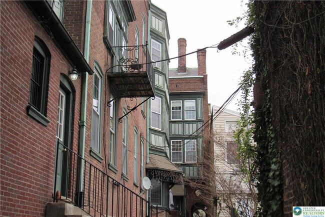 Building Photo - 47 N Sitgreaves St