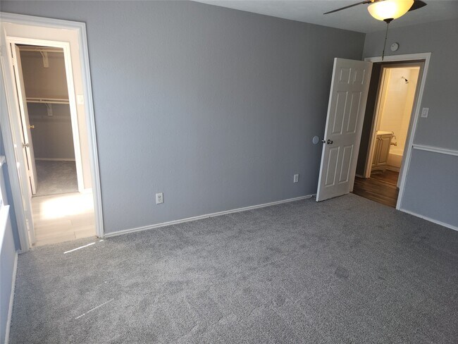 Building Photo - 20123 Beechview Ln