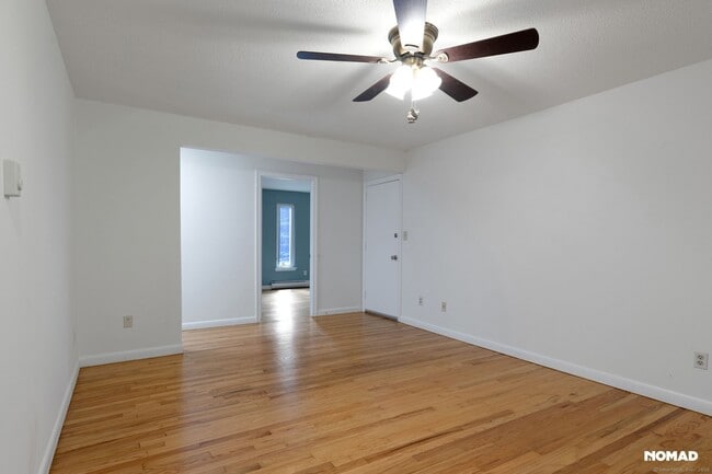 Building Photo - 1634 Farmington Ave
