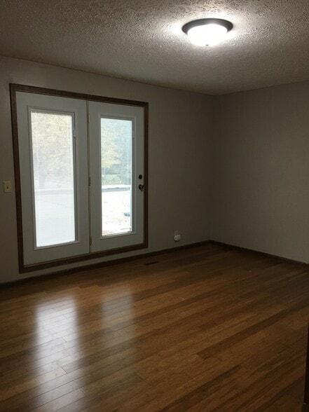 2nd Bedroom on 2nd floor - 4337 Edison Cir