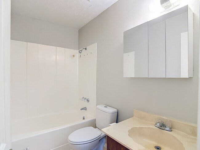 Building Photo - 5602 Ashley Oaks Dr