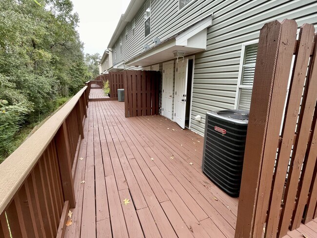 Building Photo - 4434 Gearhart Rd