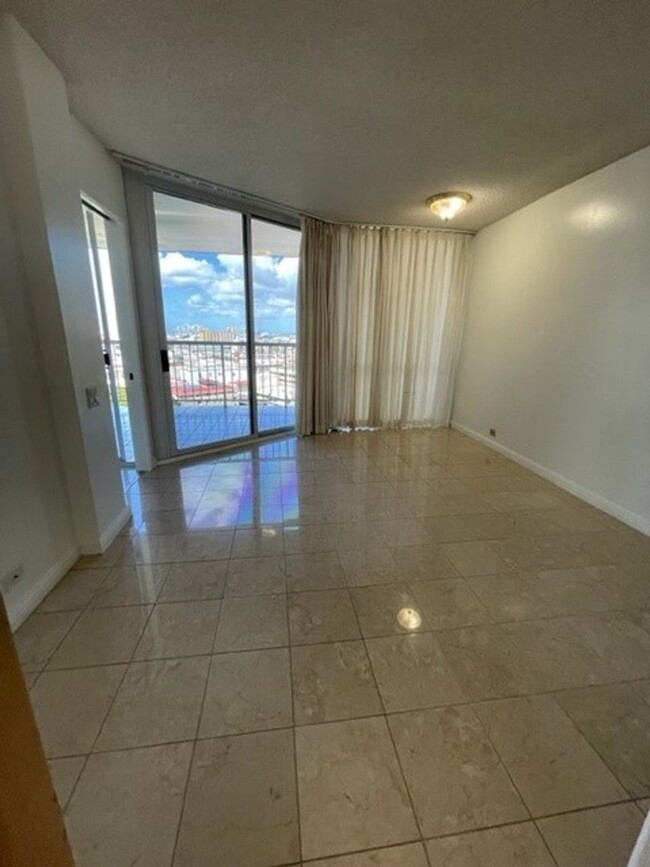 Building Photo - Honolulu Park Place - 2 Bedroom, 2 Bathroo...