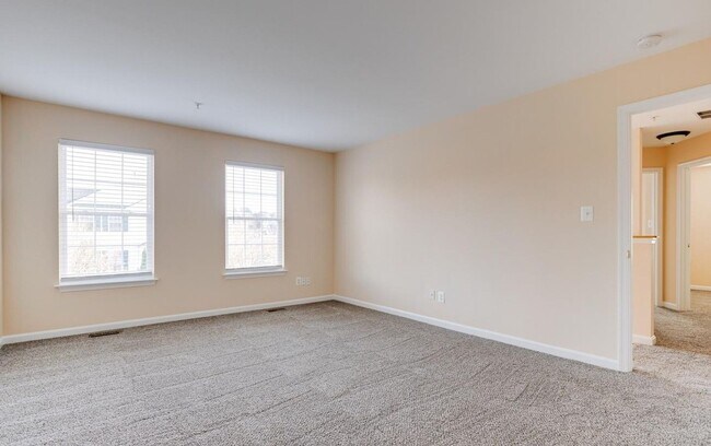 Building Photo - Charming Abingdon Townhome with Modern Upgrades!