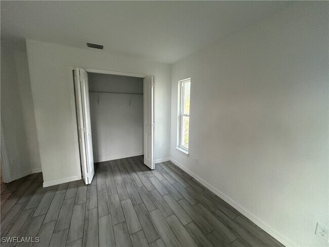 Building Photo - 4738-4740 13th St SW