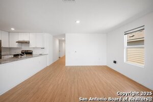 Building Photo - 615 Bean Bnd