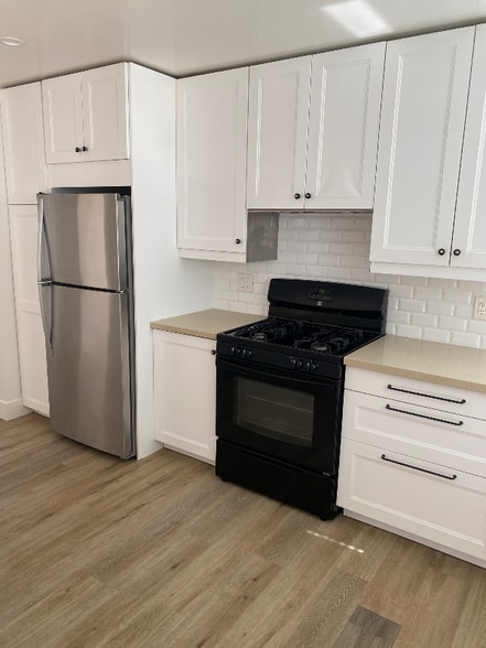 Building Photo - 6071 Lexington Ave