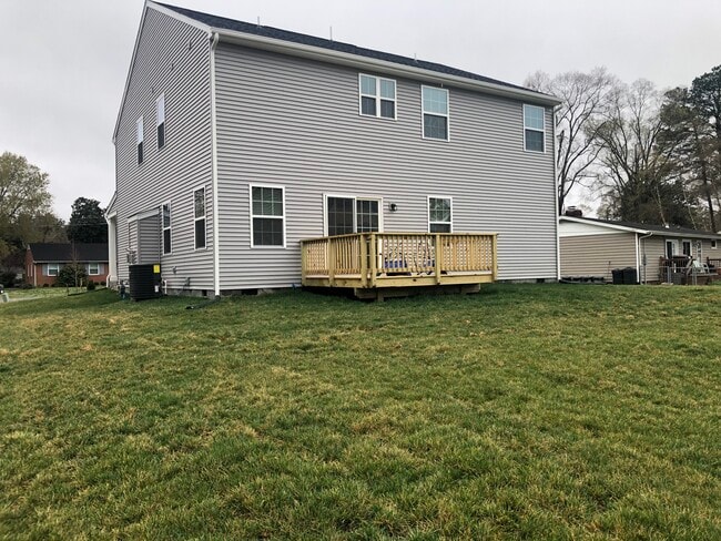 Building Photo - 2198 Craven Ln