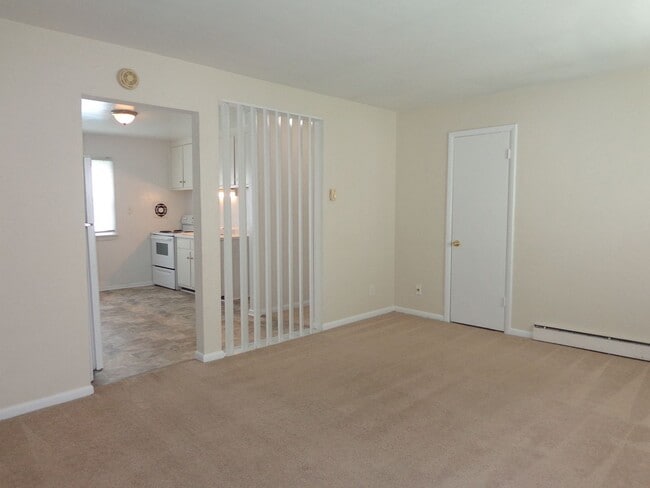 Building Photo - 4638 Coronet Ave