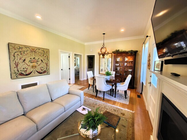 Building Photo - 119 Commercial St