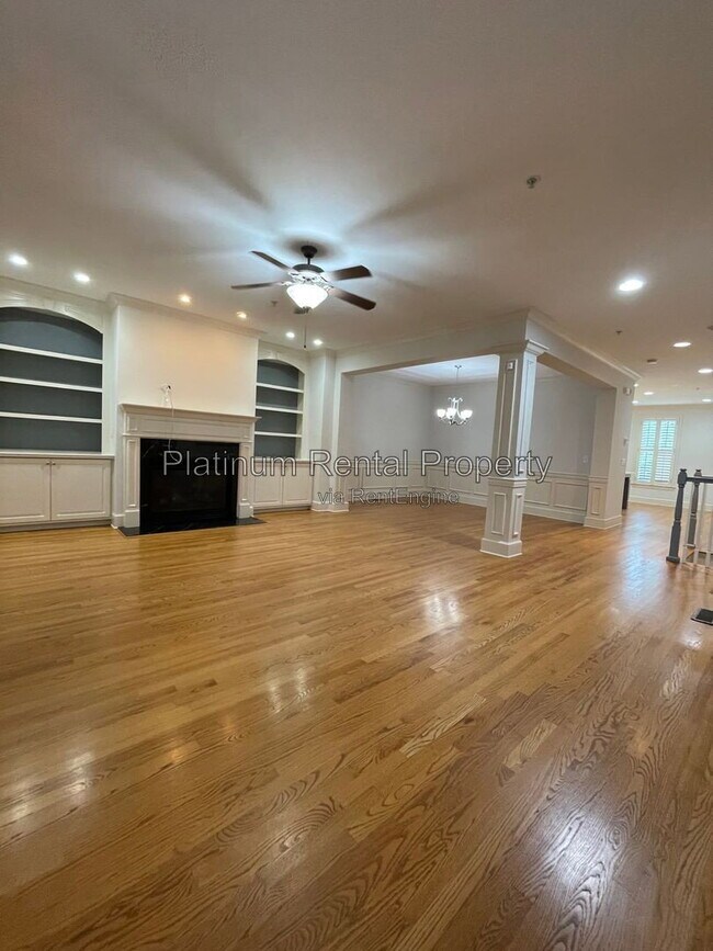 Building Photo - 1875 Adagio Dr
