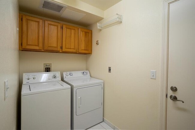 Building Photo - 95-1487 Ainamakua Dr #63