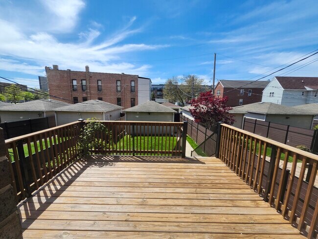 Building Photo - 4150 S Drexel Blvd