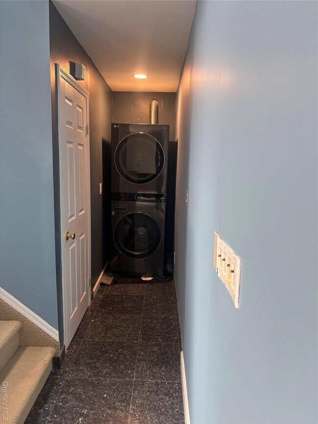 Building Photo - 3497 Weidner Ave