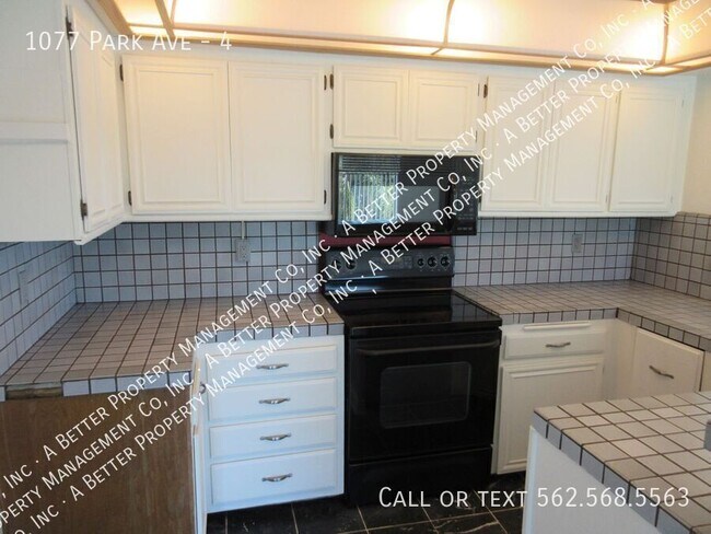 Building Photo - 1077 Park Ave