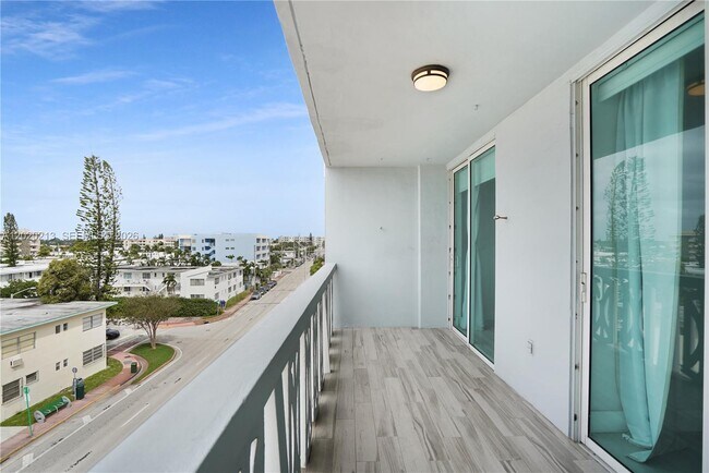 Building Photo - 8233 Harding Ave