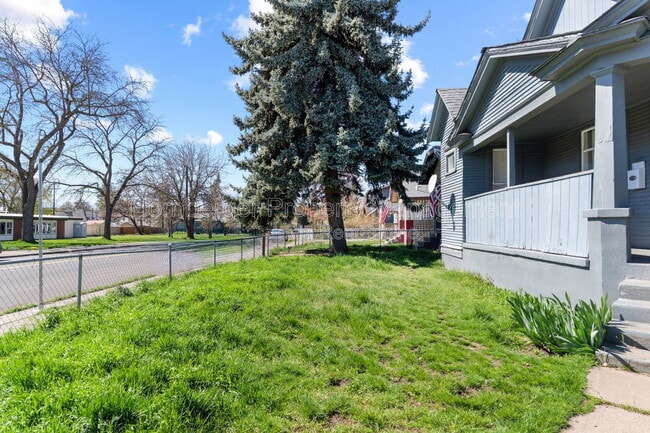 Building Photo - 2704 W Boone Ave