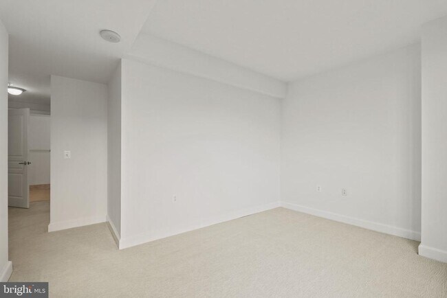 Building Photo - 2451 Midtown Ave