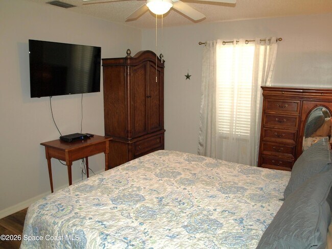 Building Photo - 9000 Brighton Ct