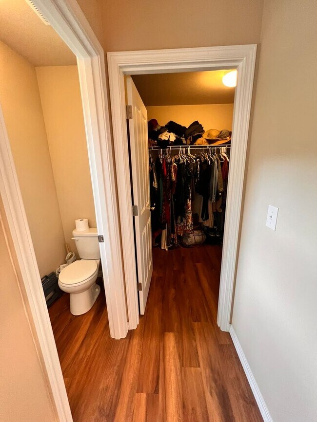 Building Photo - Spacious 3BR/2.5BA w/ Open Floor Plan, Fenced Yard, Office Nook & Garage