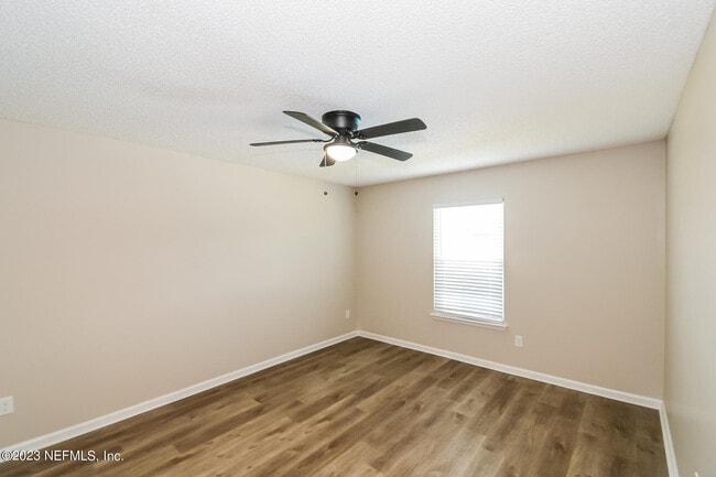Building Photo - 605 Abbey Ct