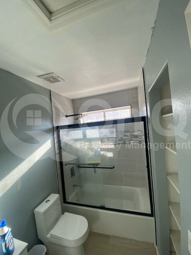 Building Photo - 877 W Shellfish Dr