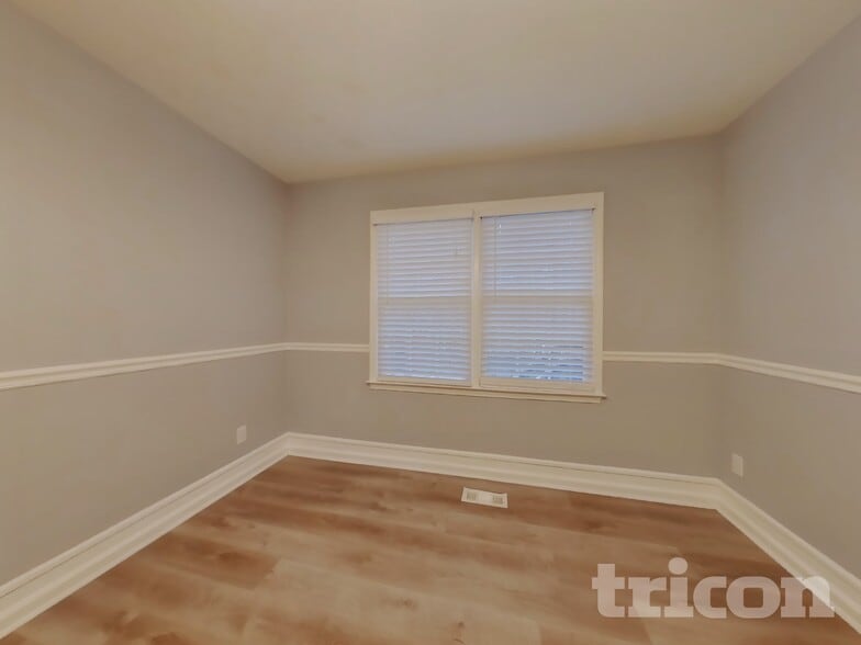 Building Photo - 411 Stewart Dr