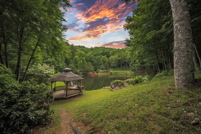 Building Photo - 195 Black Bear Dr