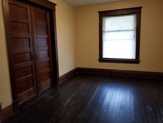 Building Photo - 235 W Columbia St