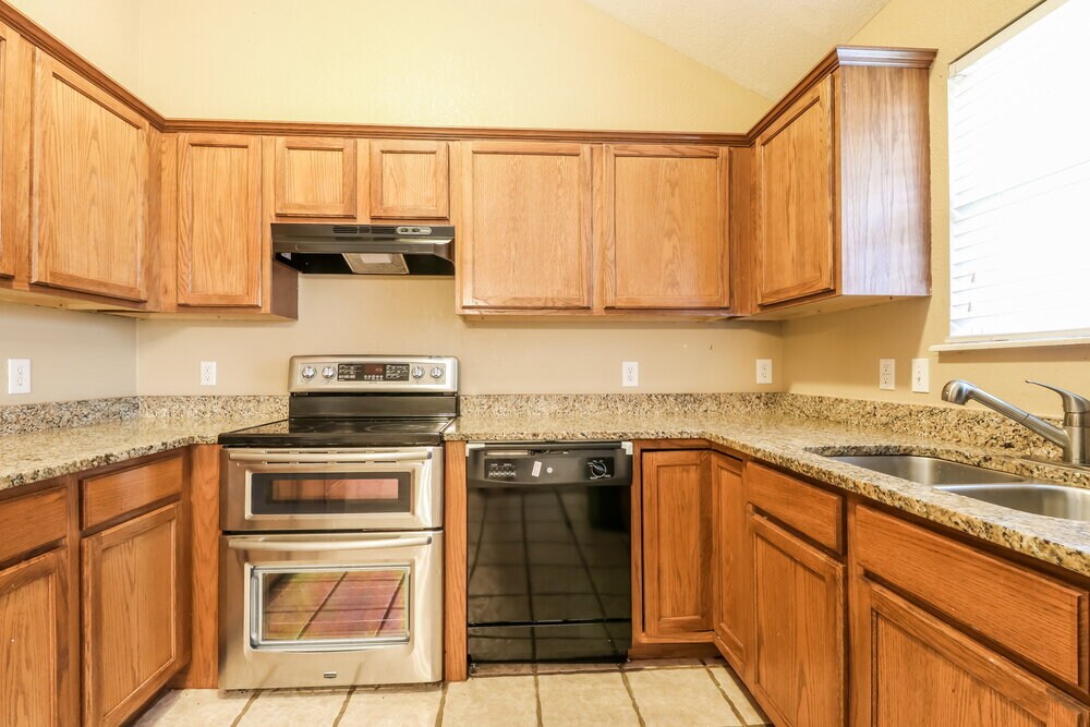 Building Photo - 512 SW 38th Terrace