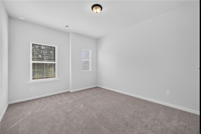 Building Photo - 58 Jacobs Farm Ln
